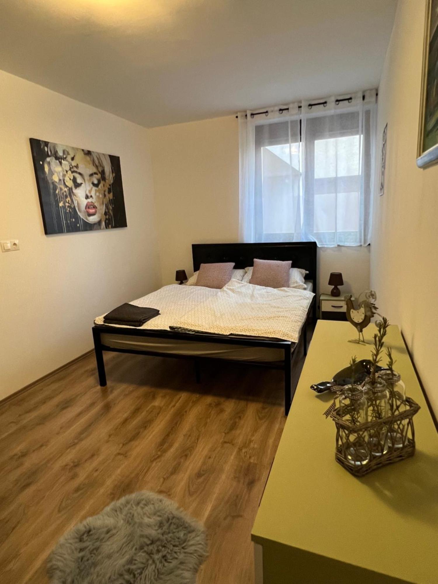 Garay26 Apartman Pécs Esterno foto